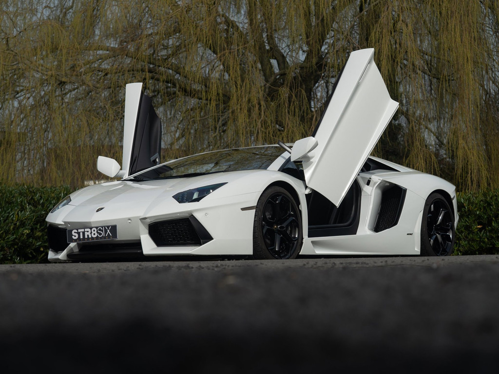 Lamborghini Aventador LP700-4 6.5 V12 (2012) 700 PK | Bianco Isis | Capristo Exhaust | 4.960 km | Lift | CarPlay | Collector Spec 51920391-0.jpg | STR8SiX Automotive