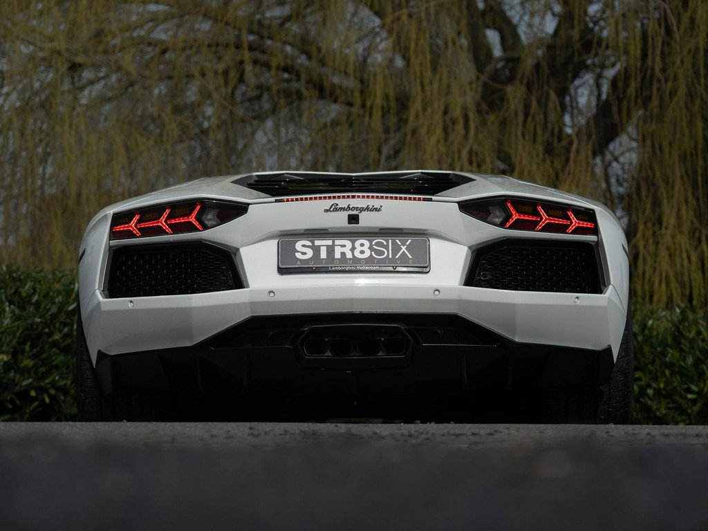 Lamborghini Aventador LP700-4 6.5 V12 (2012) 700 PK | Bianco Isis | Capristo Exhaust | 4.960 km | Lift | CarPlay | Collector Spec 51920391-3.jpg | STR8SiX Automotive