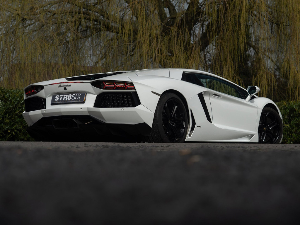 Lamborghini Aventador LP700-4 6.5 V12 (2012) 700 PK | Bianco Isis | Capristo Exhaust | 4.960 km | Lift | CarPlay | Collector Spec 51920391-4.jpg | STR8SiX Automotive