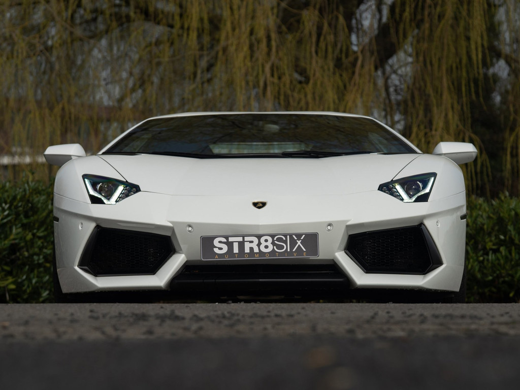 Lamborghini Aventador LP700-4 6.5 V12 (2012) 700 PK | Bianco Isis | Capristo Exhaust | 4.960 km | Lift | CarPlay | Collector Spec 51920391-7.jpg | STR8SiX Automotive