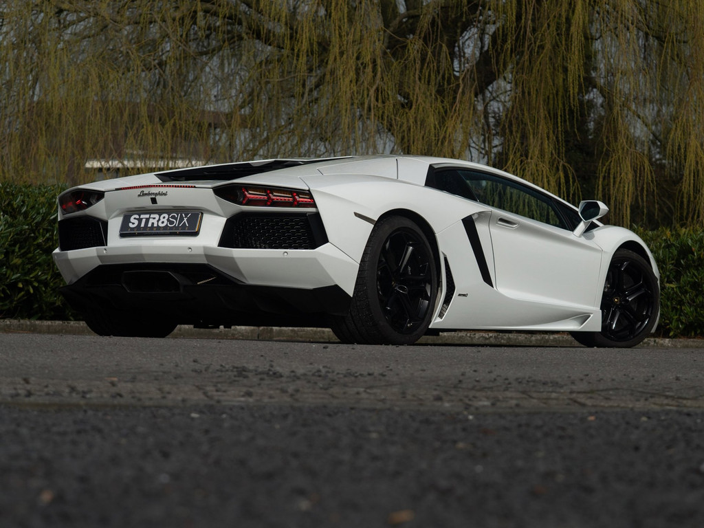 Lamborghini Aventador LP700-4 6.5 V12 (2012) 700 PK | Bianco Isis | Capristo Exhaust | 4.960 km | Lift | CarPlay | Collector Spec 51920391-9.jpg | STR8SiX Automotive