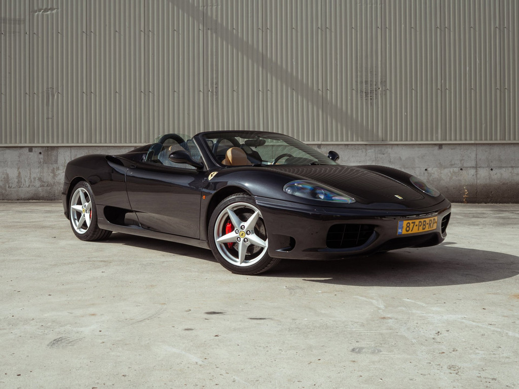 Ferrari 360 3.6 V8 Spider 400PK (2001) | 73.529 km | Handbak | Nero Daytona | Cuoio | TubiStyle 55614868-0.jpg | STR8SiX